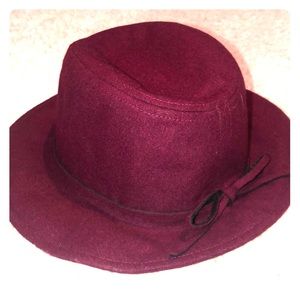 Burgundy colored fall hat